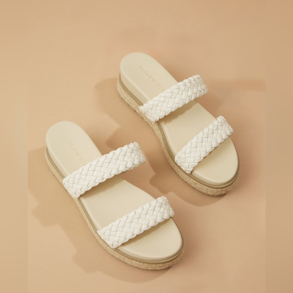 ✨NWT~Kryztal Braided Platform Sandals✨